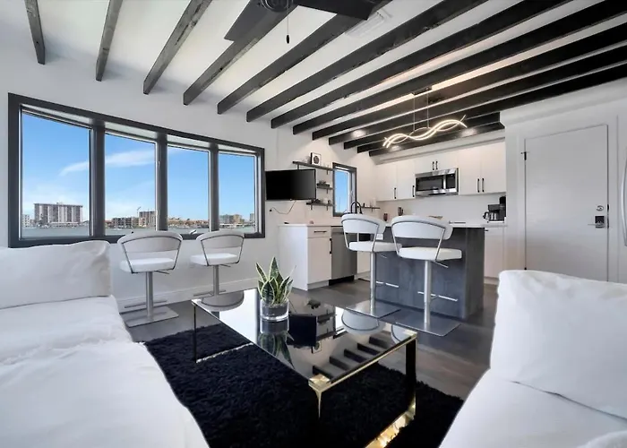 The Aura A Luxury Waterview & Heated Pool Clearwater Beach