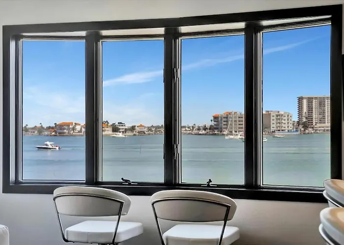 Apartment The Aura A Luxury Waterview & Heated Pool *